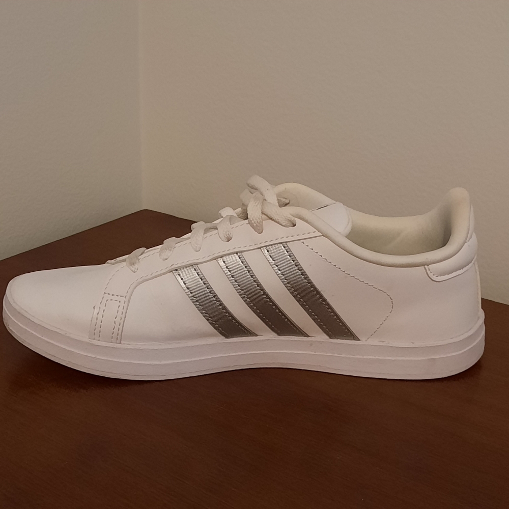 Adidas Grand Court Sneakers Size 6.5 Cloud White With Platinum Finish Stripes